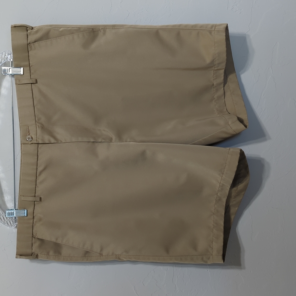 DOCKERS Premium Golf Brown Tan Short Size 44 Waist